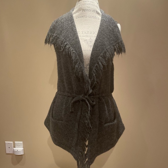 Aritzia Wilfred Free Vest Fei Fei Alpaca Wool Knit Open Fringe Heathered Gray M - Picture 4 of 11